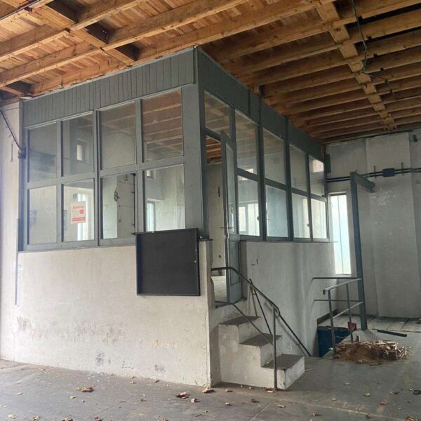 Industrie Bürofenster mit Tür – Bild 2