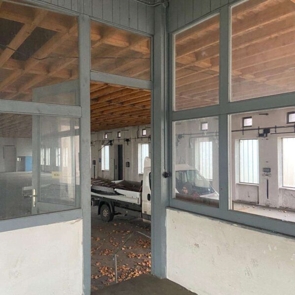 Industrie Bürofenster mit Tür – Bild 4